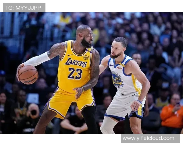 勇士与雷霆激战正酣NBA精彩对决回顾与分析